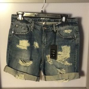 A’2nd Super cute denim shorts!